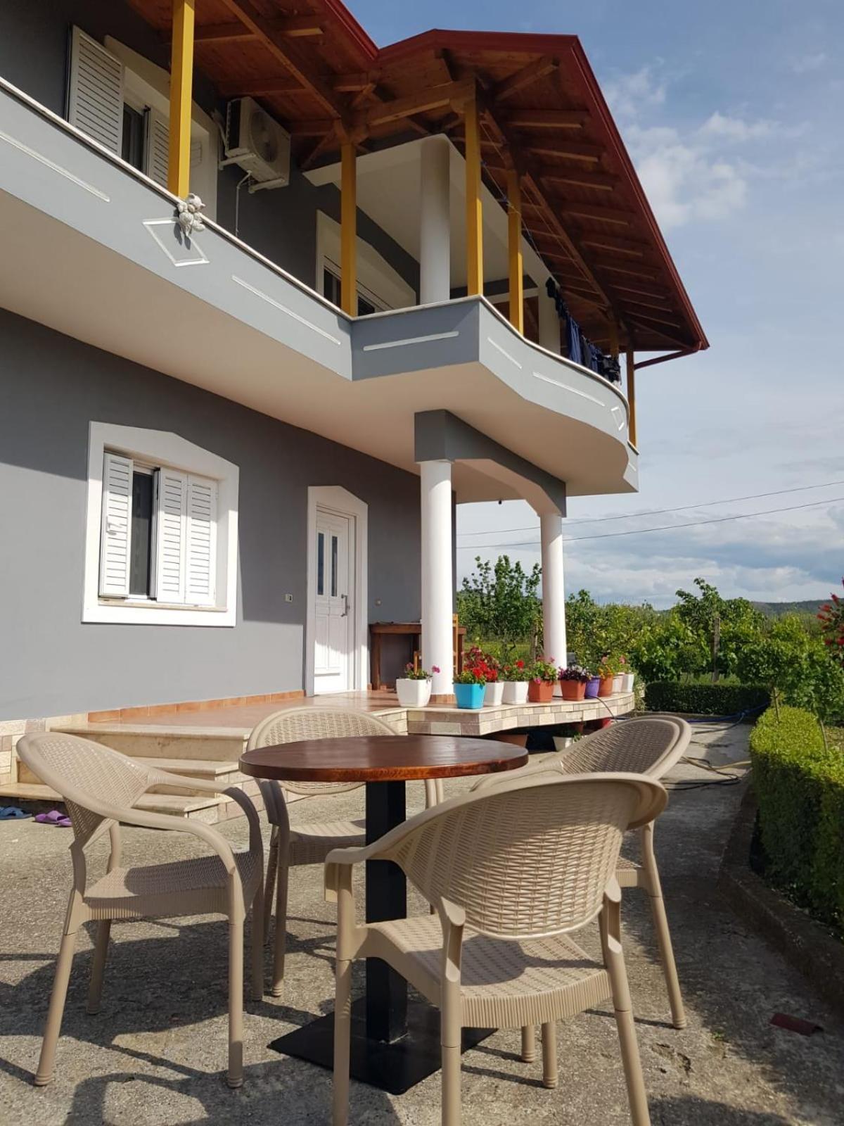Rent Rooms Sakolli Berat Eksteriør bilde